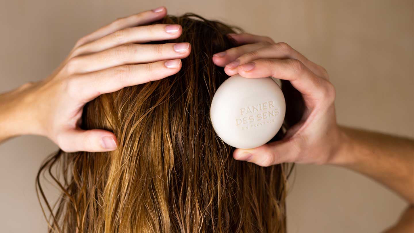 Bar shampoo for dry hair